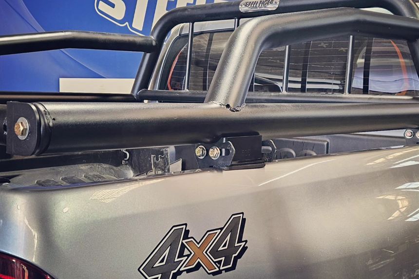 Barra antivuelco instalada en una camioneta 4x4 en Sobre Ruedas